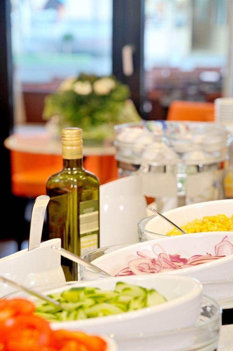 Stadthotel Langenfeld ลังเงนเฟลด์ ภายนอก รูปภาพ