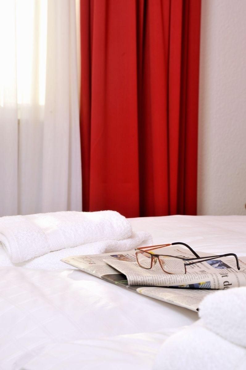 Stadthotel Langenfeld ลังเงนเฟลด์ ภายนอก รูปภาพ