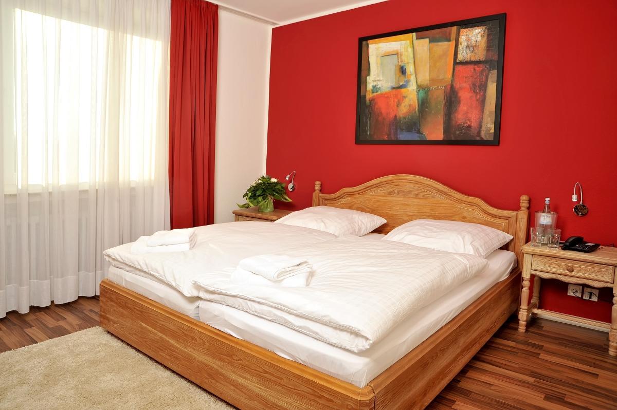 Stadthotel Langenfeld ลังเงนเฟลด์ ภายนอก รูปภาพ